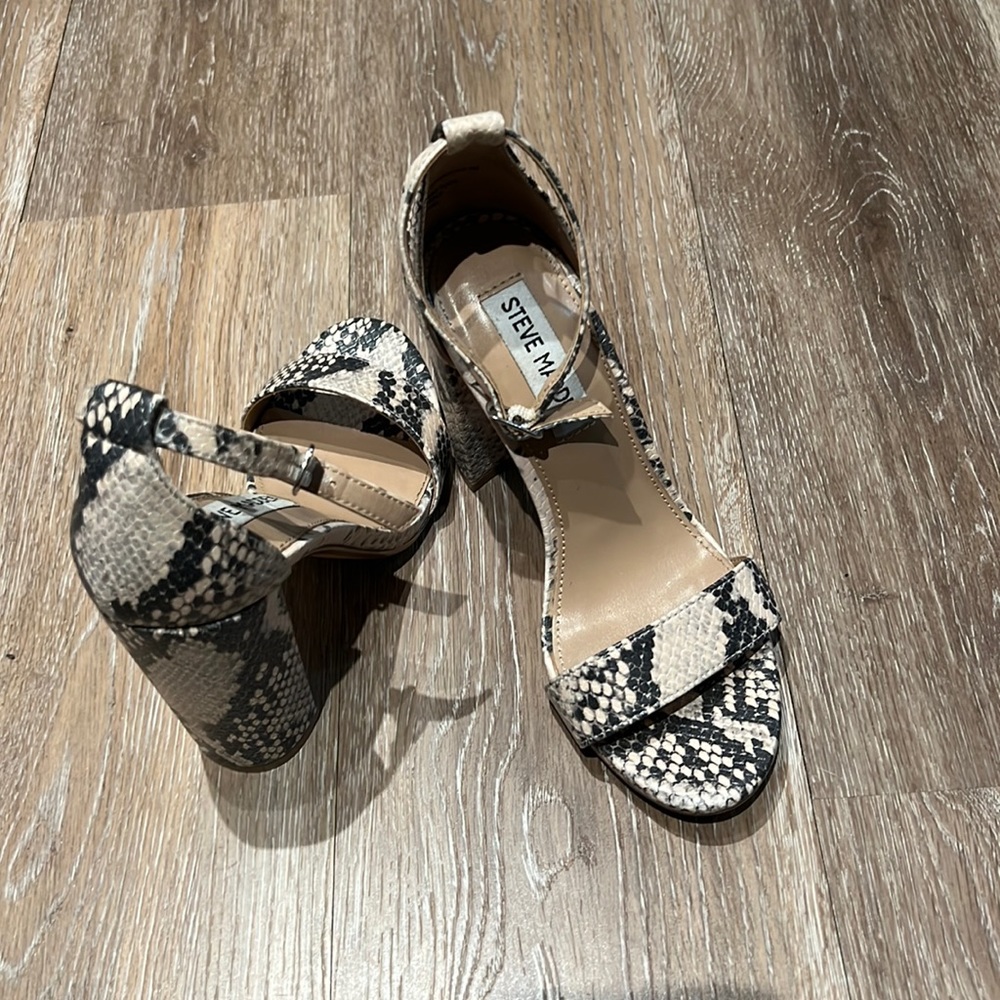 Steve Madden Snake heels - size 5.5